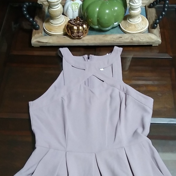 Dress - Picture 2 of 4